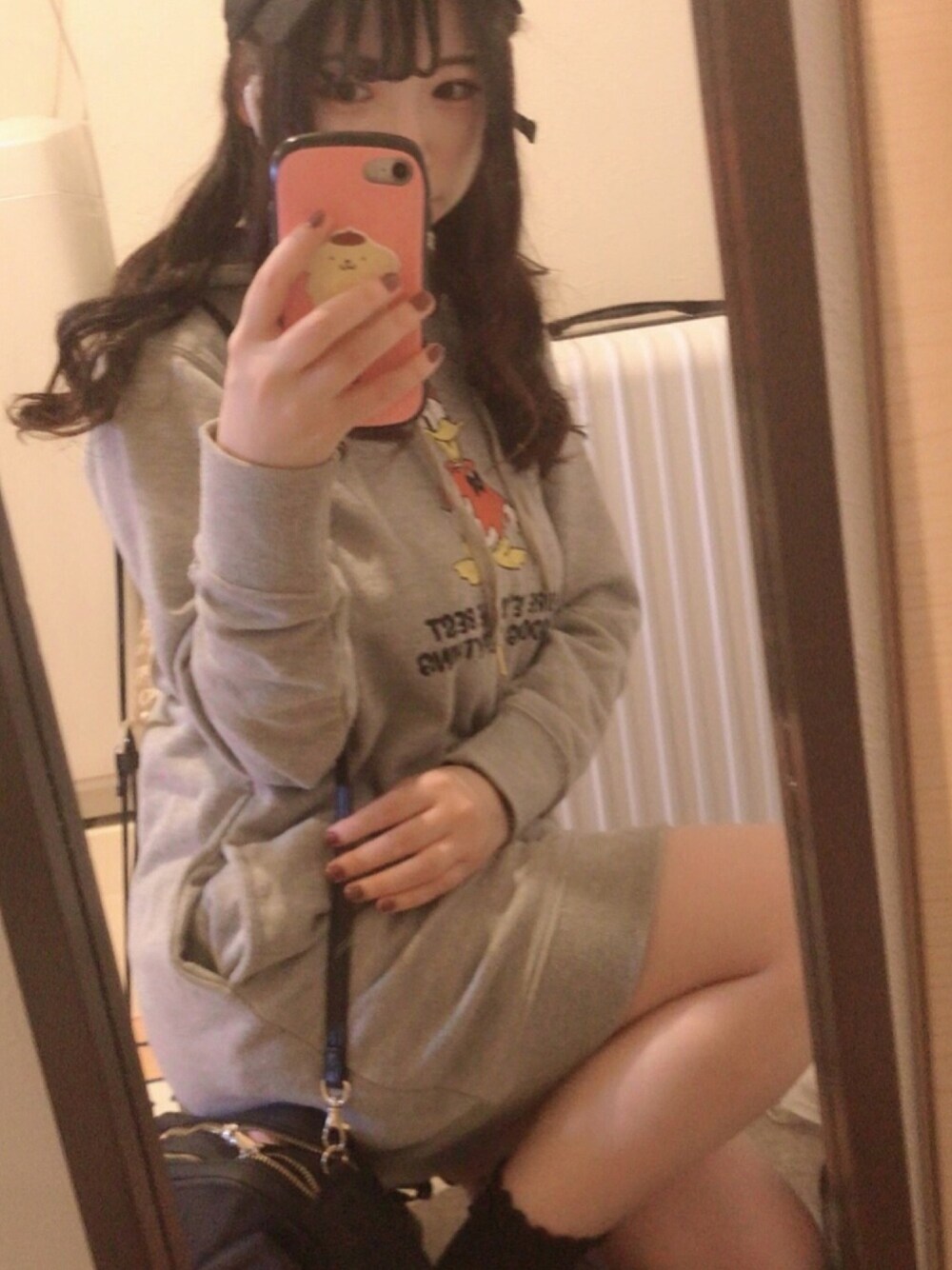 「カジュアル、テーマパーク、おしゃれさんと繋がりたい、ビッグシルエット、韓国ファッション、スエットワンピース、スエット、ボリューム袖、低身長、低身長コーデ」｜「one after another NICE CLAUPのアイテム（ワンピース、グレー系）」を使った、みみみさん（レディース・148cm）の秋コーディネートの1枚目の写真