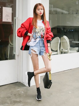 「アイテム（ノーカラージャケット、レッド系）」を使った、DABAgirlさん（レディース・164cm）の春コーディネート