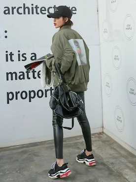 「バックプリント」｜「アイテム（ジャケット/アウター）」を使った、DABAgirlさん（レディース・164cm）の冬コーディネート