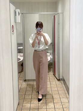「お母さんののアイテム（シャツ/ブラウス、ホワイト系）」を使った、emiriさん（レディース・162cm）の秋コーディネート