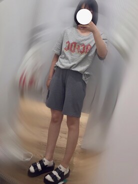 「H&M（エイチ・アンド・エム）のアイテム（カーゴパンツ、グレー系）」を使った、Bulls_oneさん（レディース・157cm）の夏コーディネート
