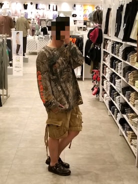 「Abercrombie&Fitch（アバークロンビーアンドフィッチ）のアイテム（カーゴパンツ）」を使った、ゆーやさん（メンズ・170cm）の春コーディネート