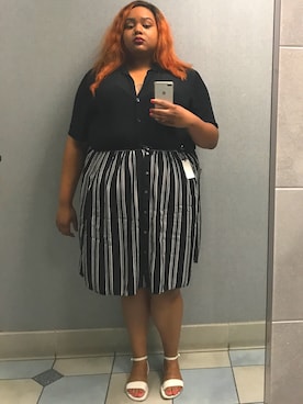 「business casual」｜「アイテム（サンダル）」を使った、Imani Alicia Smithさん（レディース・175cm）の春コーディネート