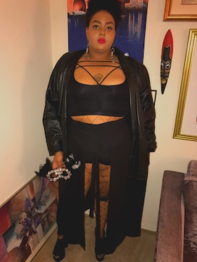 「STEVE MADDEN（スティーブマデン）のアイテム（その他シューズ）」を使った、Imani Alicia Smithさん（レディース・175cm）の冬コーディネート