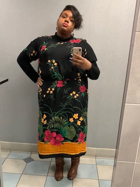 「CHINESE LAUNDRY（チャイニーズランドリー）のアイテム」を使った、Imani Alicia Smithさん（レディース・175cm）の秋コーディネート