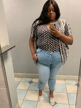 「plussize」｜「アイテム（スリッポン）」を使った、Imani Alicia Smithさん（レディース・175cm）の夏コーディネート