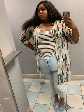 「stripes」｜「アイテム（シャツワンピース）」を使った、Imani Alicia Smithさん（レディース・175cm）の秋コーディネート