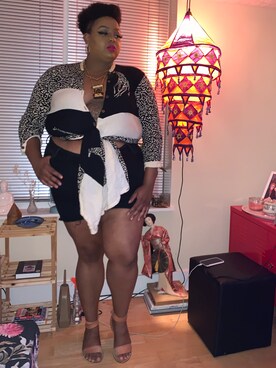 「plussize」｜「アイテム（シャツワンピース）」を使った、Imani Alicia Smithさん（レディース・175cm）の秋コーディネート