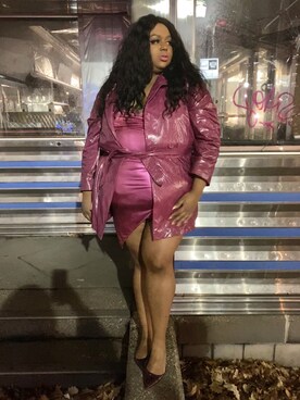 「アイテム（ドレス、ピンク系）」を使った、Imani Alicia Smithさん（レディース・175cm）の冬コーディネート