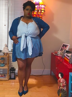 「blue」｜「アイテム（シャツワンピース）」を使った、Imani Alicia Smithさん（レディース・175cm）の冬コーディネート
