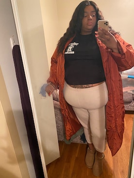 「Boohoo（ブーフー）のアイテム」を使った、Imani Alicia Smithさん（レディース・175cm）の秋コーディネート