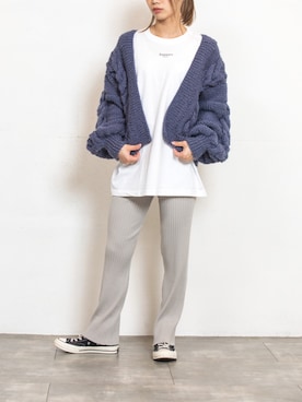 「ボリュームニット」｜「アイテム（スニーカー）」を使った、TheTENTさん（レディース・160cm）の秋コーディネート