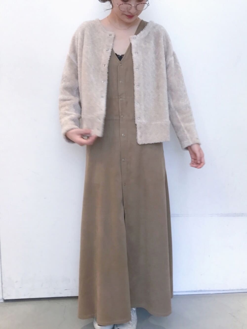 「秋のコーデ、ノートエシロンス(note et silence)、caph、So1:1」｜「caphのトイプー起毛 C/D（カーディガン/ボレロ、ベージュ系）」を使った、よこさん（レディース・164cm）の秋コーディネートの1枚目の写真