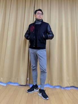 「アイテム（スタジャン）」を使った、眼鏡教員（佐藤三矢）さん（メンズ・176cm・40代）の冬コーディネート