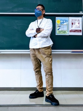 「職場」｜眼鏡教員（佐藤三矢）さん（メンズ・176cm）の秋コーディネート
