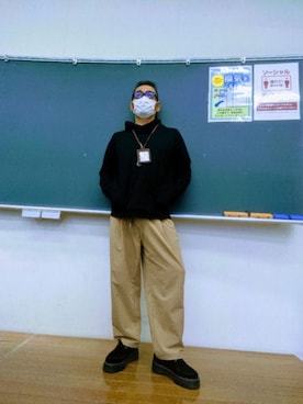 「職場」｜眼鏡教員（佐藤三矢）さん（メンズ・176cm）の秋コーディネート