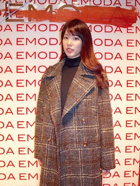 「EMODA」｜「アイテム（チェスターコート）」を使った、布川桃花さん（レディース・165cm）の冬コーディネート