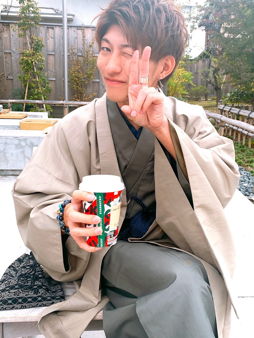 「スターバックスのアイテム（食器、ホワイト系）」を使った、Maaaaaaaapiさん（メンズ・165cm）の秋コーディネートの1枚目の写真