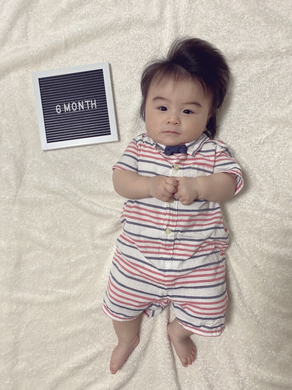 「シャツロンパース、蝶ネクタイ風、ベビーコーデ、6ヶ月、男の子ベビー」｜「babyGAPのアイテム（ロンパース、その他）」を使った、Kuru☺︎さん（キッズ・100cm）の秋コーディネートの1枚目の写真