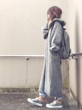「オールグレー」｜「アイテム（デニムパンツ）」を使った、おまゆさん（レディース・156cm）の冬コーディネート