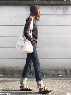 「ビッグトート」｜「アイテム（キャップ）」を使った、おまゆさん（レディース・154cm）の春コーディネート