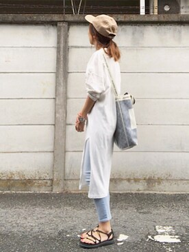 「HOLIDAY（ホリデイ）のアイテム（帽子）」を使った、おまゆさん（レディース・154cm）の春コーディネート