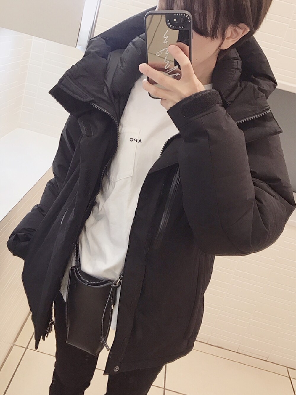 「バルトロライトジャケット、バルトロ、ロゴT、モノトーン、ダウンジャケット、白黒、A.P.C.、ポシェット、THE NORTH FACE、年末WEAR感謝祭」｜「THE NORTH FACEのザ・ノース・フェイス メンズハイロフトダウンパーカー / バルトロライトジャケット（ダウンジャケット/コート、ブラック系）」を使った、おまゆさん（レディース・154cm）の冬コーディネートの1枚目の写真