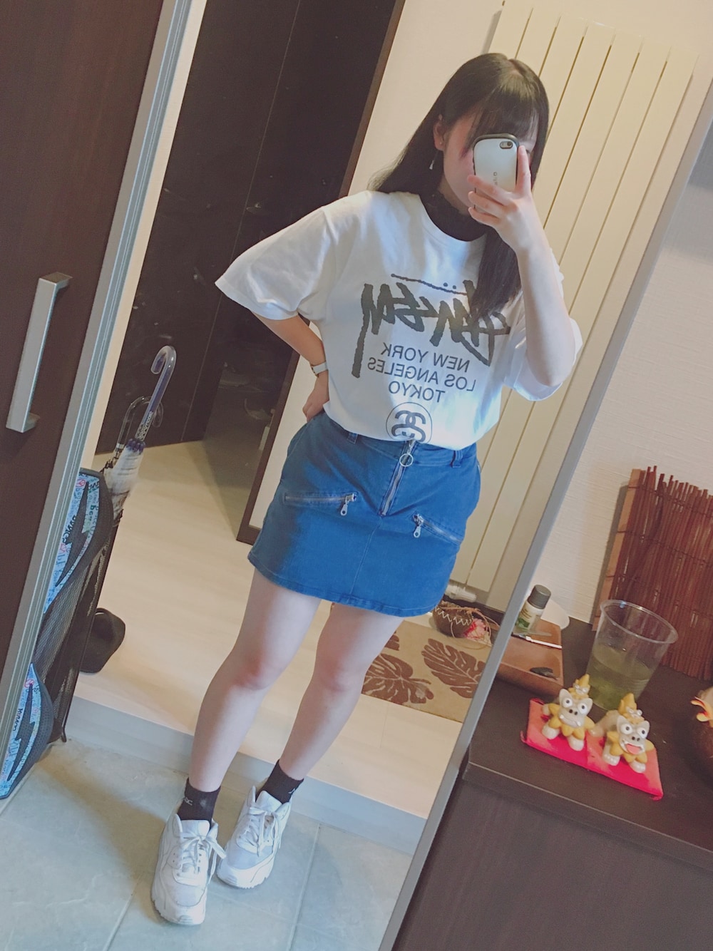 「夏コーデ、レース、白Tシャツ、デニムスカート、白ソックス、エアマックス、ストリート、休日スタイル、高校生」｜「ems exciteのアイテム（トップス、ブラック系）」を使った、yさん（レディース・156cm）の夏コーディネートの1枚目の写真