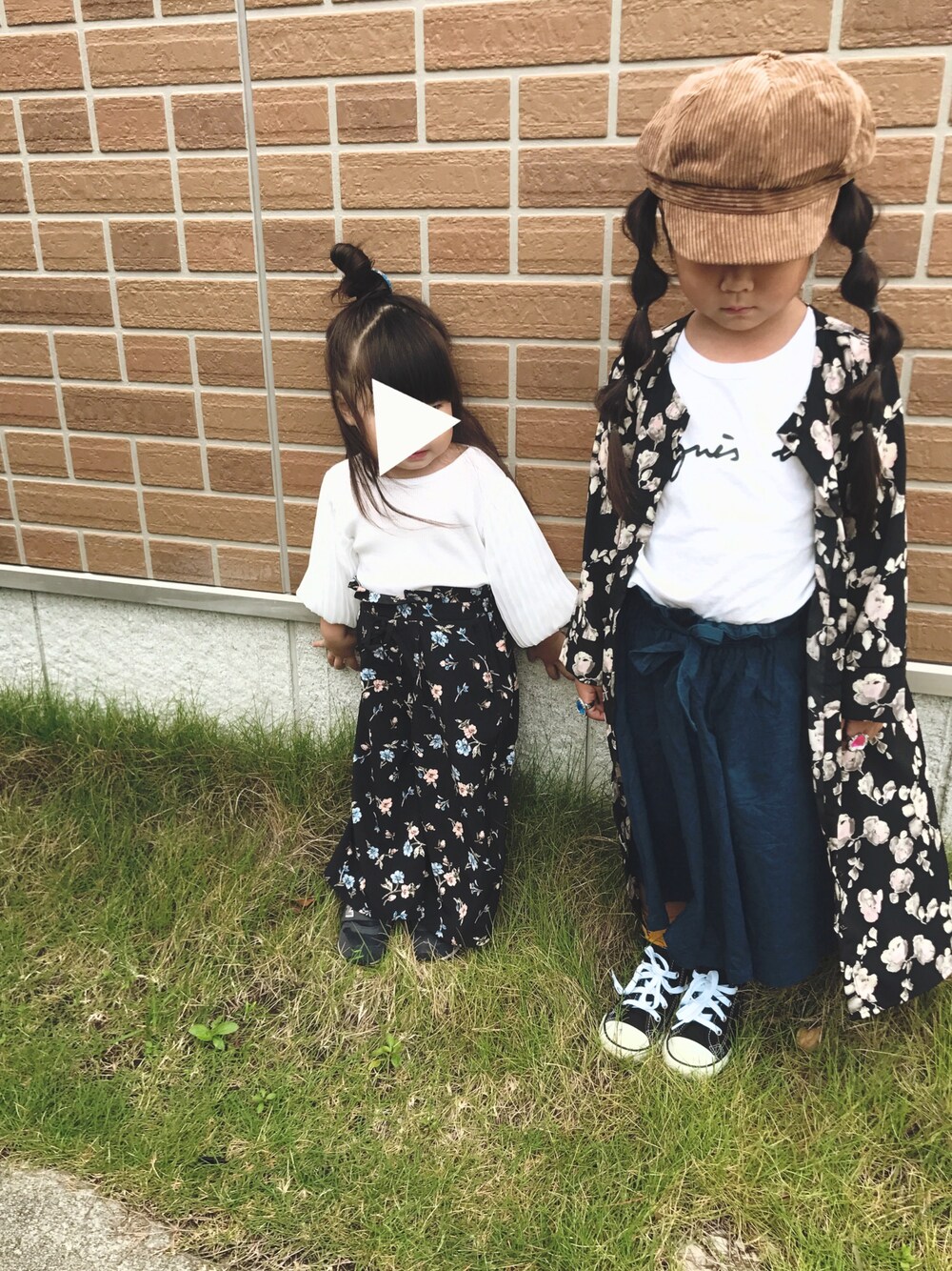 「秋コーデ、キッズコーデ、姉妹コーデ、花柄、しまむら、バースデイ」｜「Birthdayのアイテム（その他パンツ、ブラック系）」を使った、erika☺︎さん（キッズ・110cm）の秋コーディネートの1枚目の写真