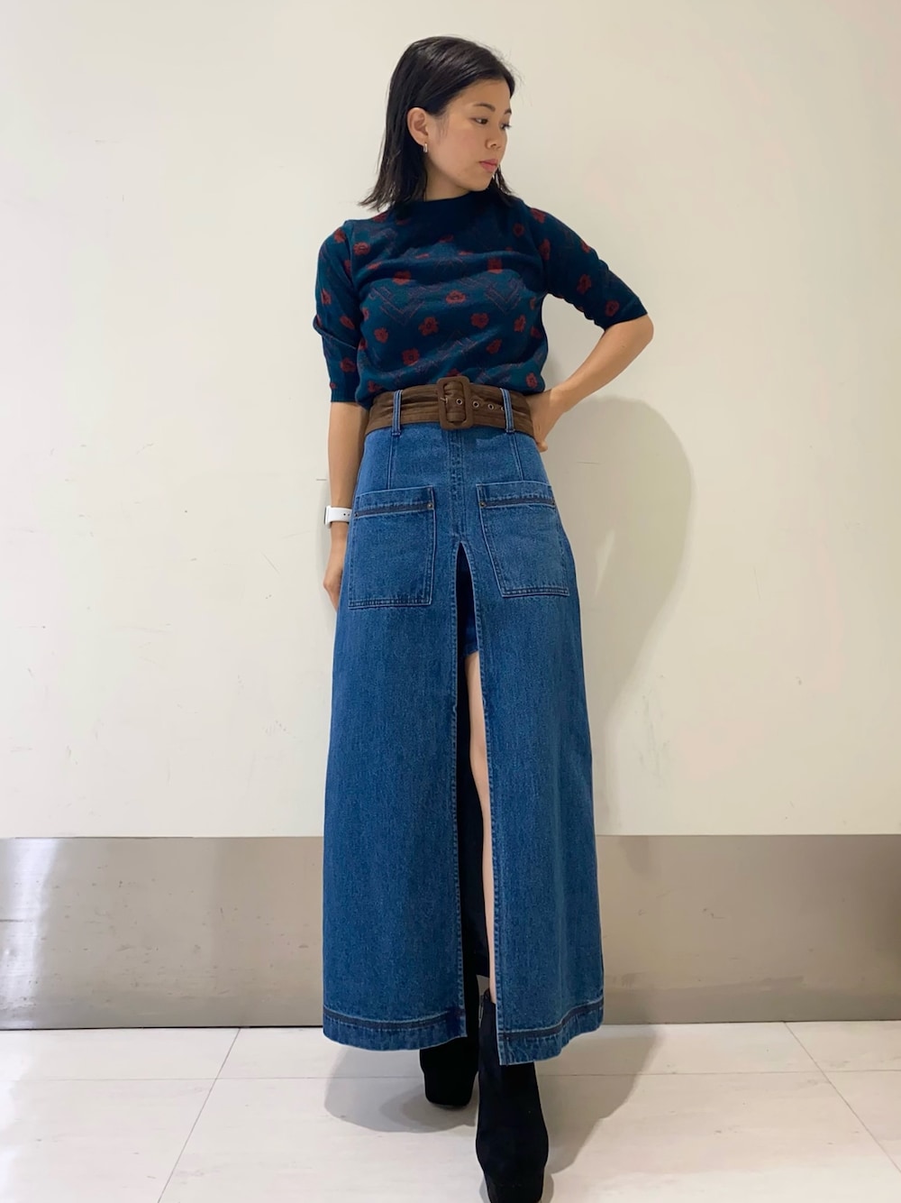 「トップス、ニット、花柄、デニム、スカート、コーディネート、低身長、低身長コーデ、レディアゼル、REDYAZEL(REDYAZEL)」｜「REDYAZELのフラワージャガードハイネック5分袖プルオーバー（Tシャツ/カットソー、グリーン系）」を使った、mayuko iidaさん（レディース・153cm）の秋コーディネートの1枚目の写真
