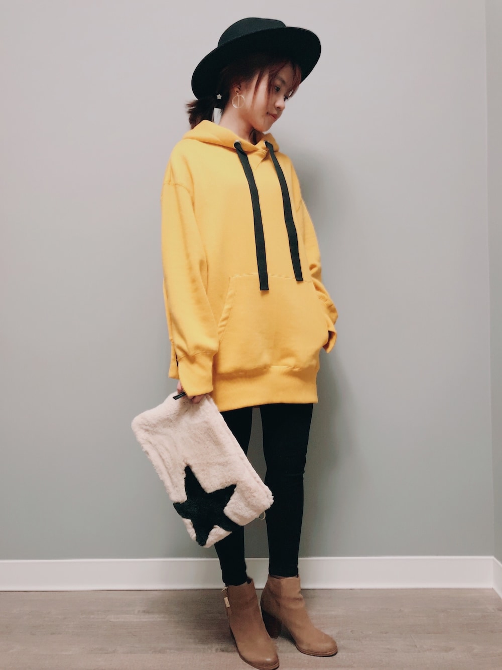 「yellow、fashion、着物、女の子、girl、Taiwan、niko and ...、STYLE、冬、冬コーデ」｜「niko and...のオリジナル 中折れツバヒロ８ハット【niko and...】（ハット、ブラック系）」を使った、turturleeさん（レディース・160cm）の冬コーディネートの1枚目の写真