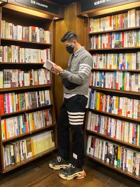 「THOM BROWNE（トムブラウン）のアイテム（パンツ）」を使った、Curtis Wengさん（メンズ・175cm）の冬コーディネート