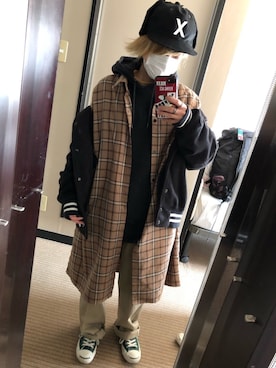 「STUSSY（ステューシー）のアイテム（パーカー、ブラック系）」を使った、たなちゅんさん（レディース・153cm）の冬コーディネート