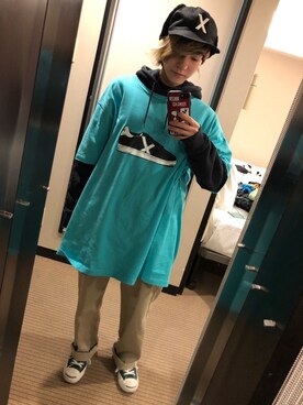 「STUSSY（ステューシー）のアイテム（パーカー、ブラック系）」を使った、たなちゅんさん（レディース・153cm）の冬コーディネート