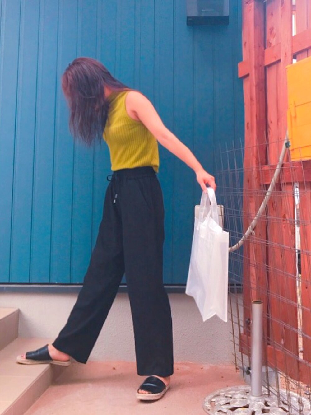 「カジュアル、オトナカジュアル、パンツスタイル、H&M、低身長、グリーン、moussy、156cm」｜「H&Mのアイテム（トップス、グリーン系）」を使った、momogom105さん（レディース・156cm）の夏コーディネートの1枚目の写真