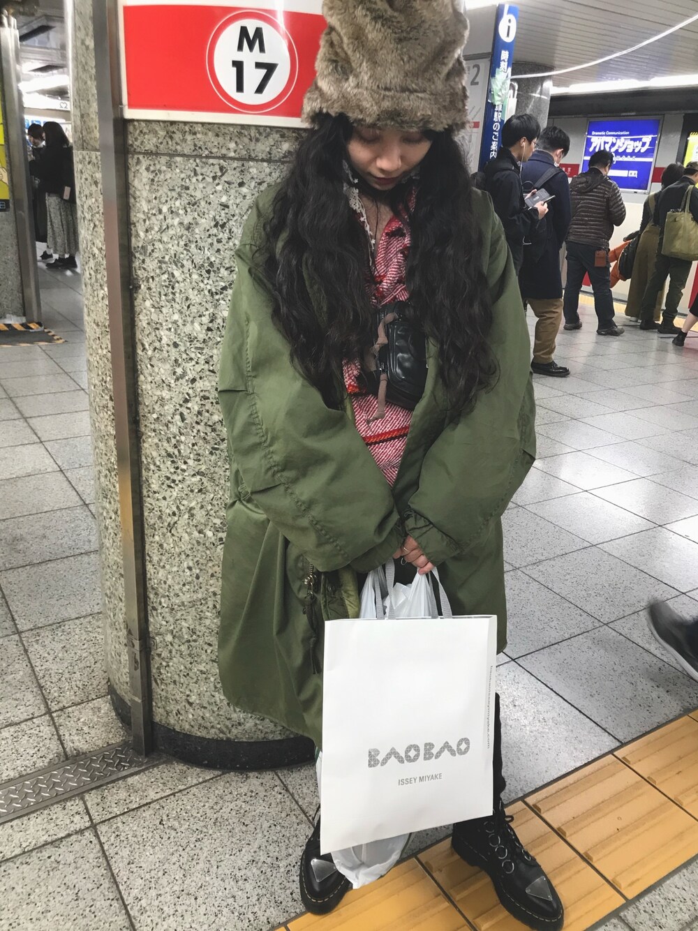 「モッズコート、Dr.Martens、メキシカンパーカー」｜「Dr. Martensのアイテム（ブーツ、ブラック系）」を使った、maikohanさん（レディース・159cm）の冬コーディネートの1枚目の写真