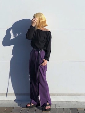 「パープル×黒」｜「アイテム（スラックス）」を使った、hrk☺︎tさん（レディース・157cm）の秋コーディネート