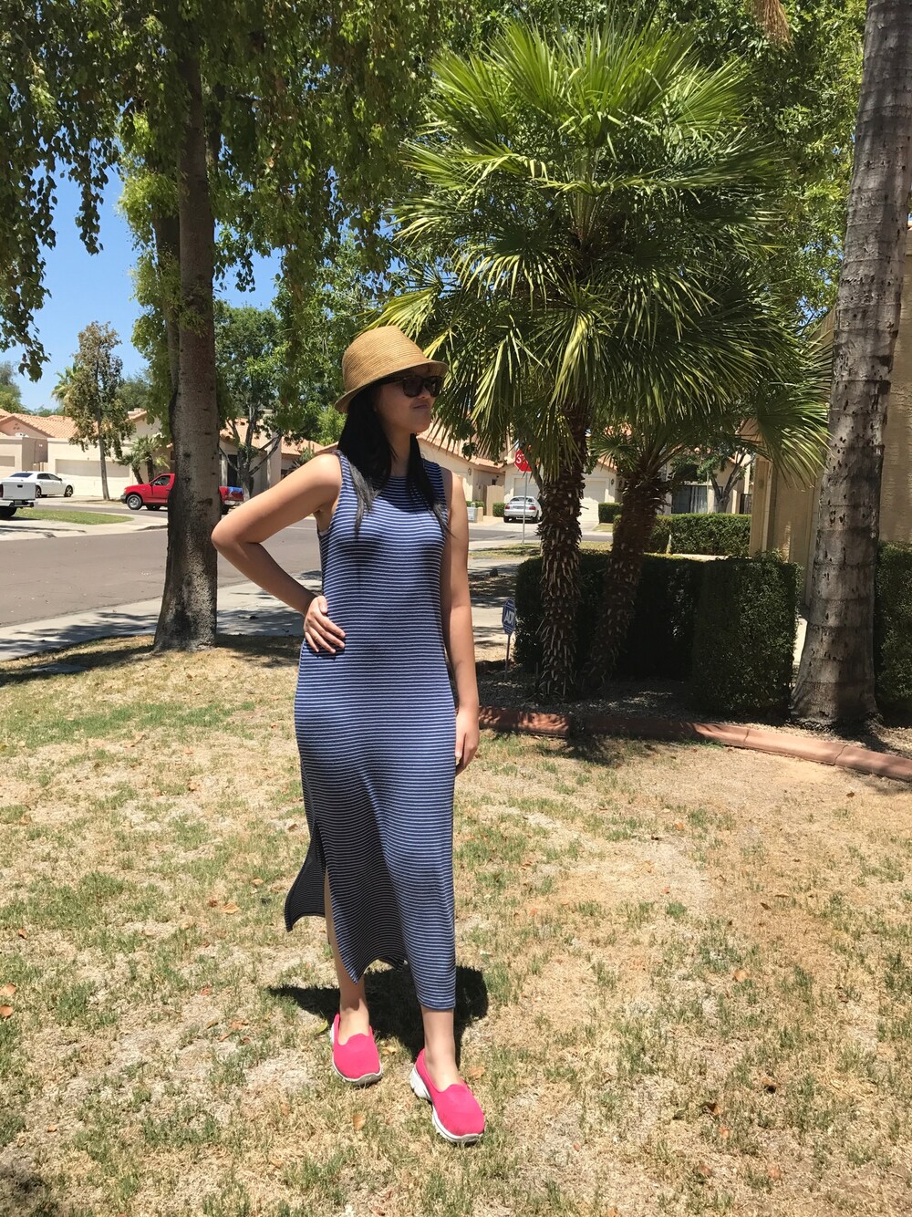 「summer、MAXI DRESS、ootd、hat、casual、streetstyle、outfit」｜「SKECHERSのアイテム（その他シューズ、レッド系）」を使った、nanaさん（レディース・170cm）の夏コーディネートの1枚目の写真