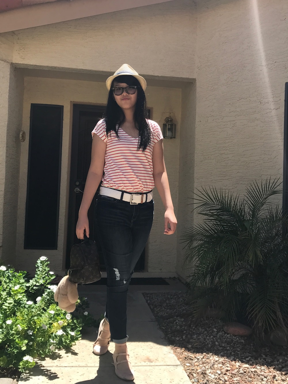 「stripes、summer、skinny jeans、casual、streetstyle、fashion、denim」｜「TOMMY HILFIGERのアイテム（ドレス、ホワイト系）」を使った、nanaさん（レディース・170cm）の夏コーディネートの1枚目の写真