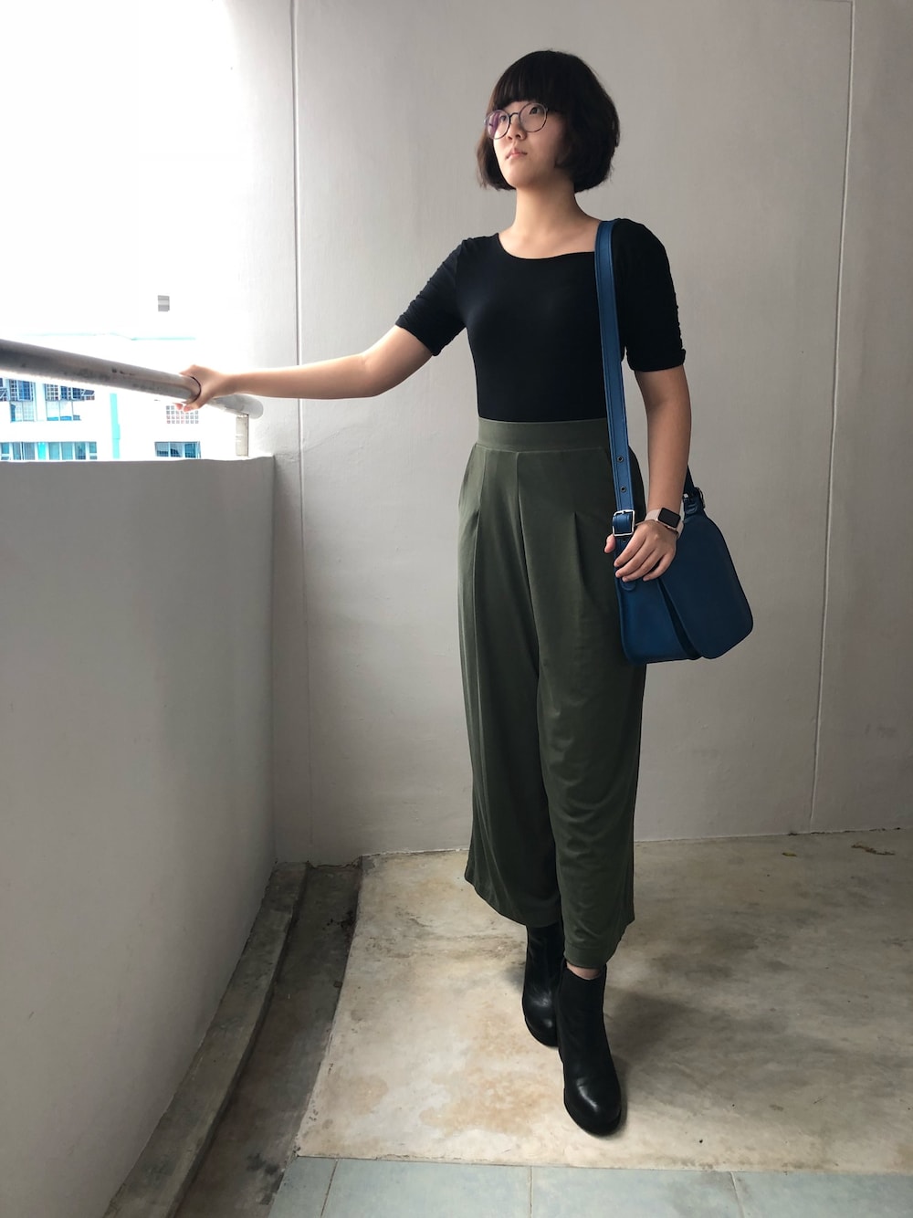 「ootd、streetstyle、fashion、bodysuit」｜「GAPのアイテム（Tシャツ/カットソー、ブラック系）」を使った、nanaさん（レディース・170cm）の春コーディネートの1枚目の写真