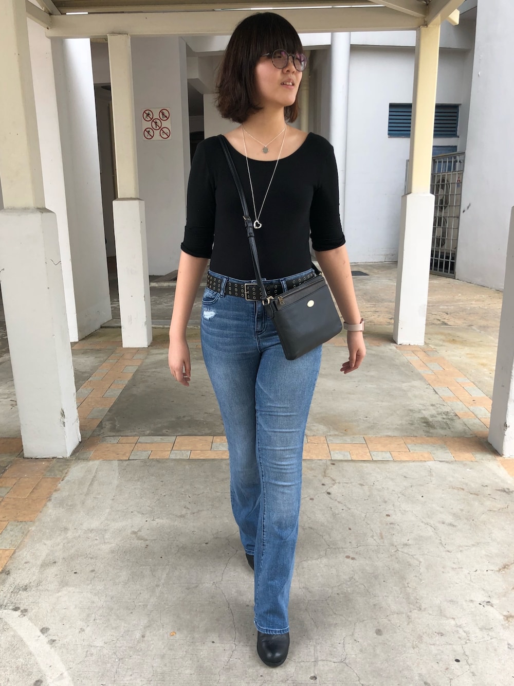 「girl、summer、ootd、denim、streetstyle、fashion、BASIC」｜「GAPのアイテム（Tシャツ/カットソー、ブラック系）」を使った、nanaさん（レディース・170cm）の夏コーディネートの1枚目の写真