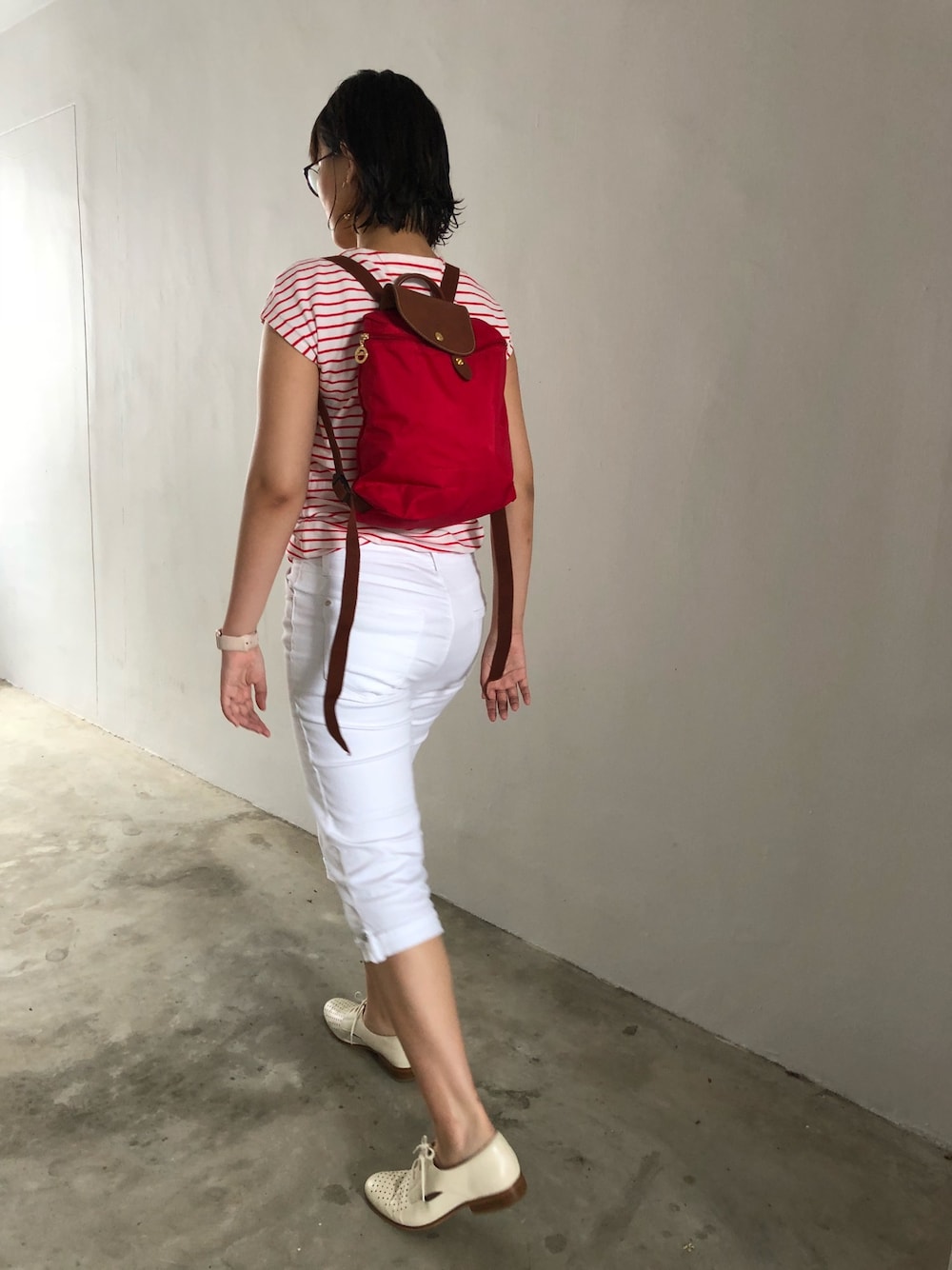 「summer、ootd、red and white、streetstyle、backpack、fashion、nofilter」｜「LONGCHAMPのLongchamp Le Pliage Nylon Backpack, Red Garance（バックパック/リュック、レッド系）」を使った、nanaさん（レディース・170cm）の夏コーディネートの1枚目の写真
