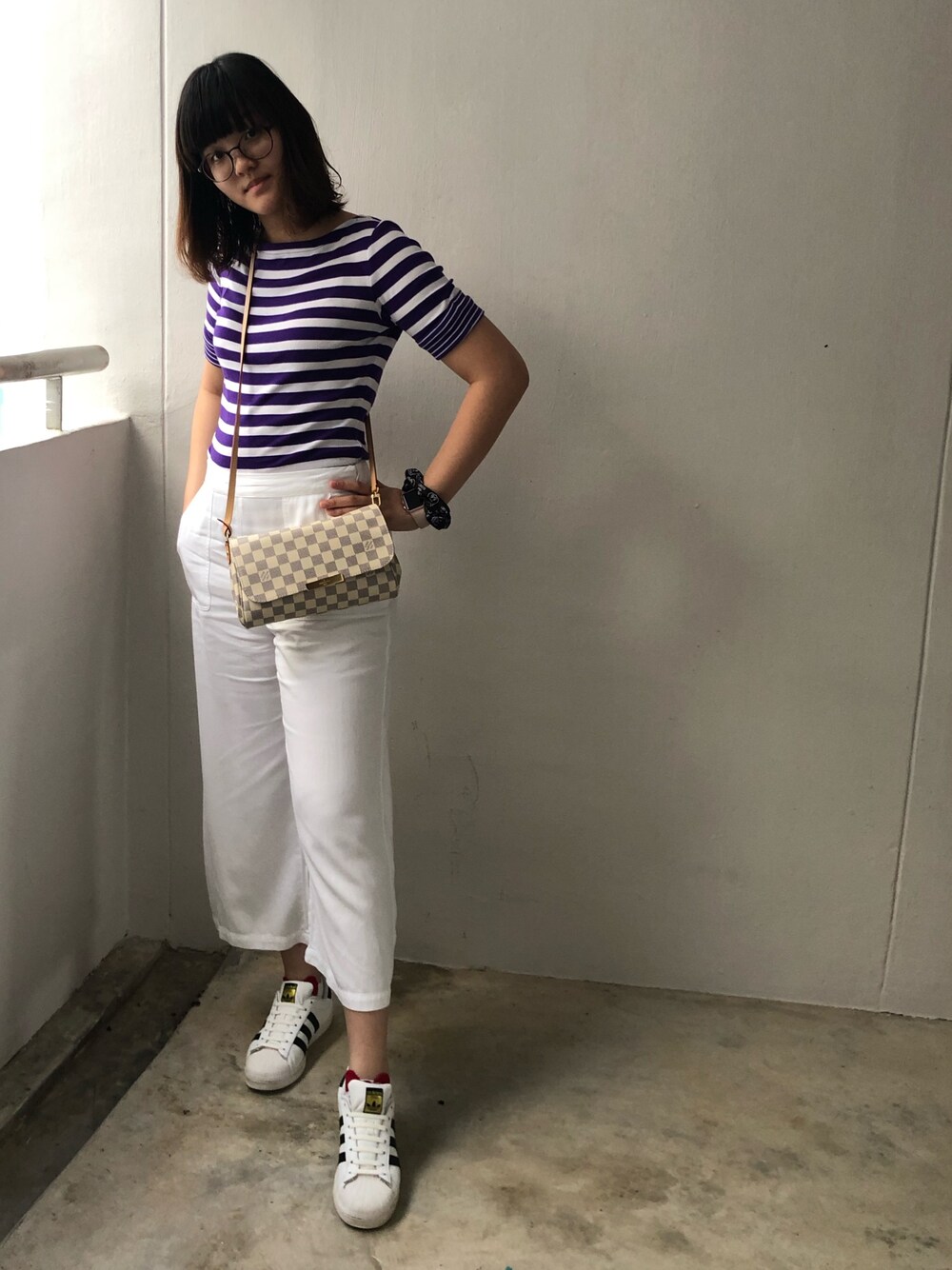 「LouisVuitton、fall、streetstyle、fashion、stripe」｜「POLO RALPH LAURENのアイテム（Tシャツ/カットソー、パープル系）」を使った、nanaさん（レディース・170cm）の秋コーディネートの1枚目の写真