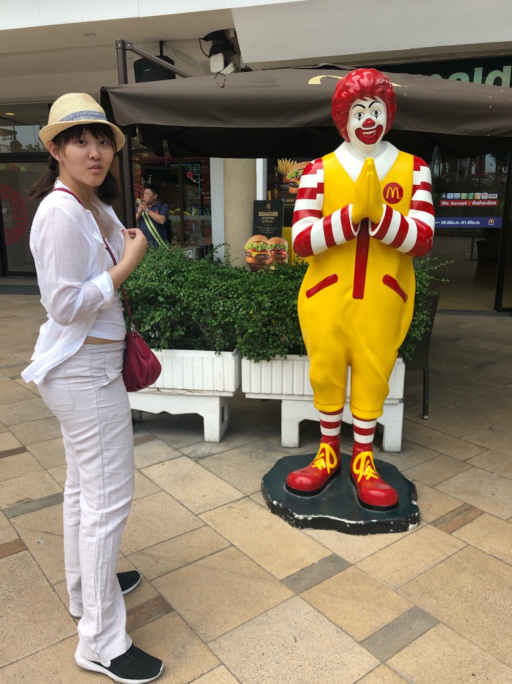 「travel、traveloutfit、pattaya、Thailand、throwback」｜「POLO RALPH LAURENのPolo Ralph Lauren Sheer Military Shirt（シャツ/ブラウス、ホワイト系）」を使った、nanaさん（レディース・170cm）の冬コーディネートの1枚目の写真