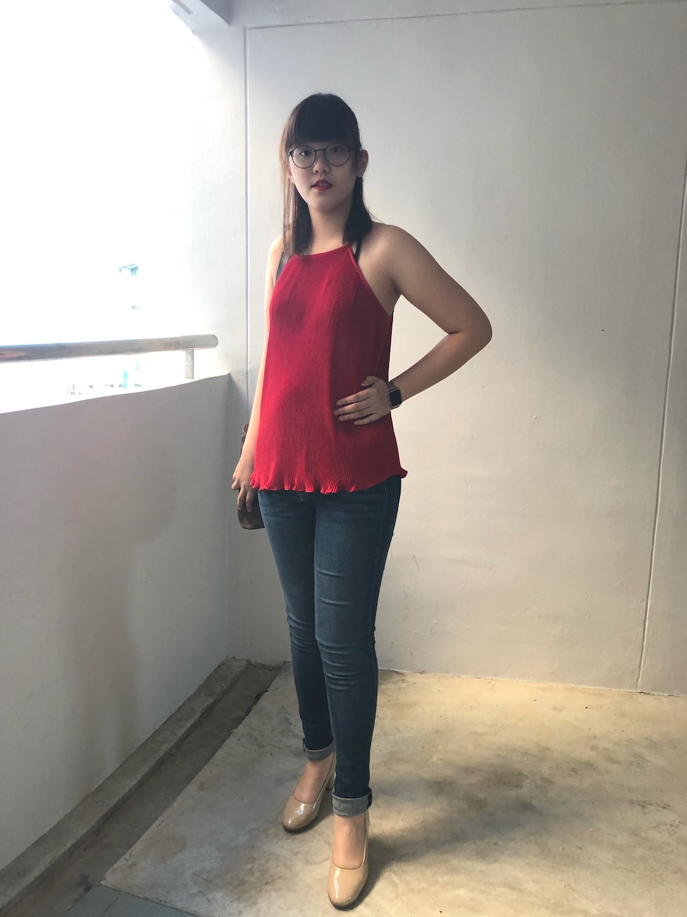 「tgif、Friday、casualfriday、casual」｜「Banana Republicのpleated camisole（キャミソール、レッド系）」を使った、nanaさん（レディース・170cm）の冬コーディネートの1枚目の写真
