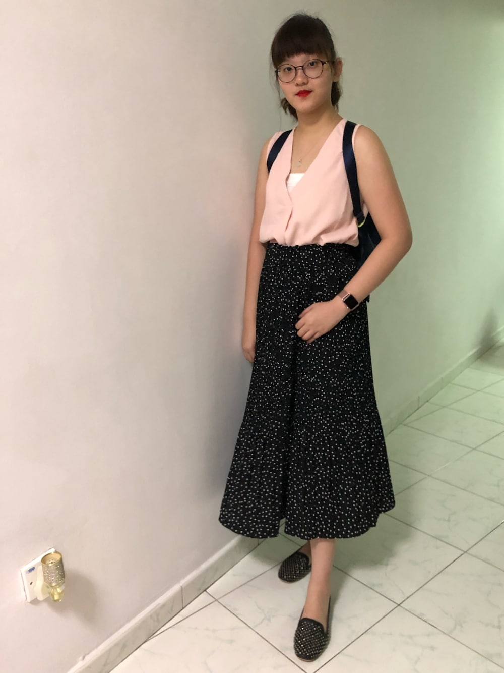 「ootd、pink Wednesday、pink and black、office style」｜「YOCOのpolka dot pleated skirt （スカート、ブラック系）」を使った、nanaさん（レディース・170cm）の春コーディネートの1枚目の写真