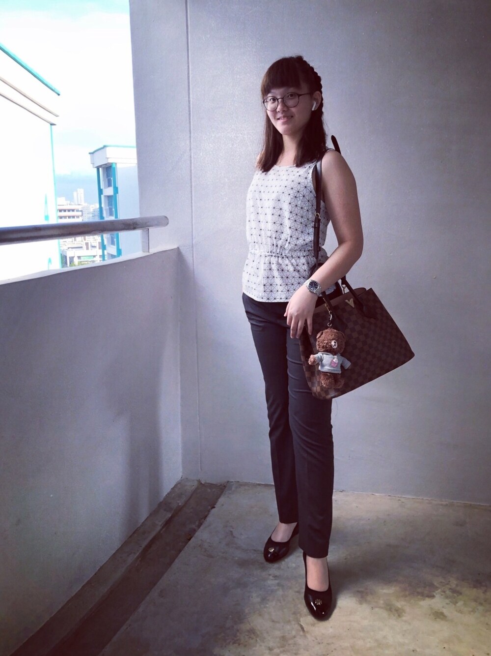 「summer、ootd、ROLEX、office style」｜「Levi'sのアイテム（その他トップス、ホワイト系）」を使った、nanaさん（レディース・170cm）の春コーディネートの1枚目の写真