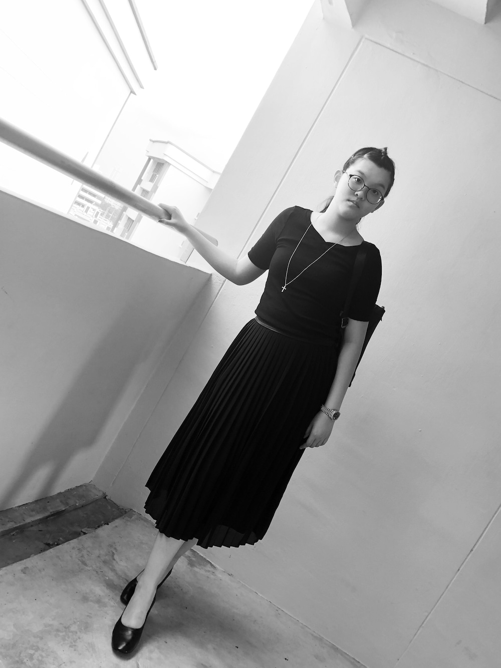 「summer、ootd、ALL BLACK、pleated skirt、ROLEX」｜「UNIQLOのアイテム（Tシャツ/カットソー、ブラック系）」を使った、nanaさん（レディース・170cm）の夏コーディネートの1枚目の写真