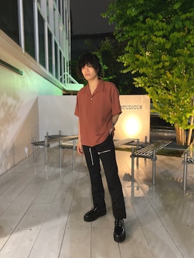 「JOHN LAWRENCE SULLIVAN（ジョンローレンスサリバン）のアイテム（スラックス）」を使った、イケダジュンさん（メンズ・173cm）の夏コーディネート