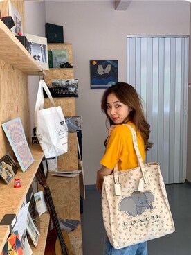 「COACH（コーチ）のDISNEY X COACH ダンボ トート（ショルダーバッグ、ホワイト系）」を使った、Ernaia♡さん（レディース・160cm）の春コーディネート